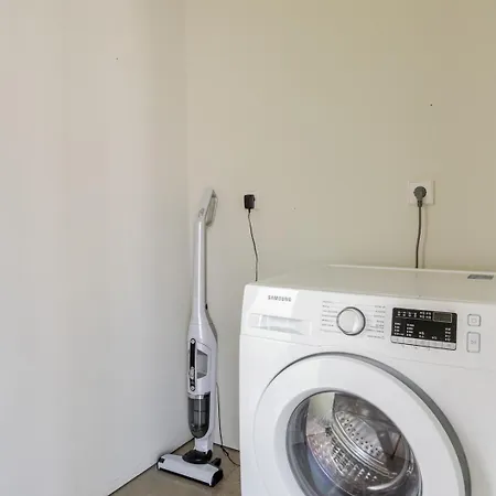Hostwise - Grand W/ Pool, Garden & Garage