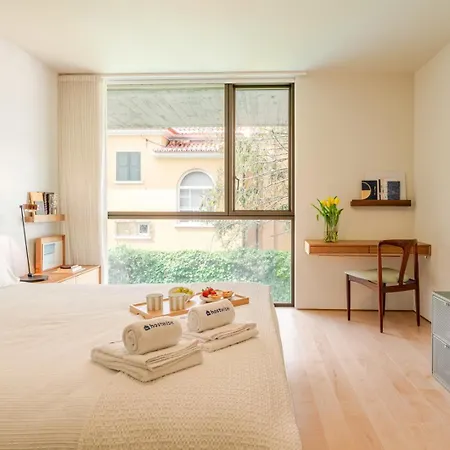 Hostwise - Grand W/ Pool, Garden & Garage * Porto